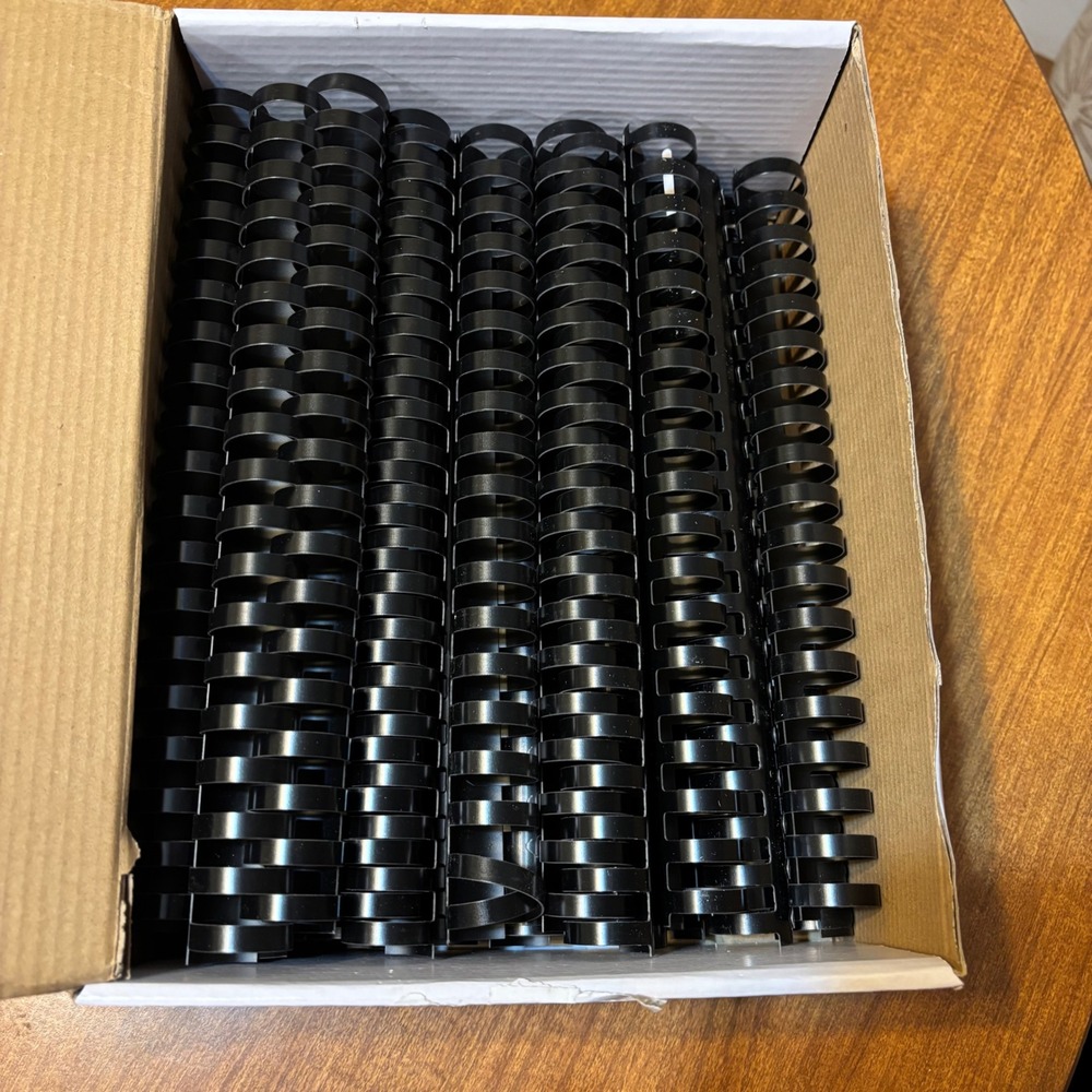 Fellowes Plastic Binding Combs 25mm Black 151-200‎ Sheet Capacity 50 Count